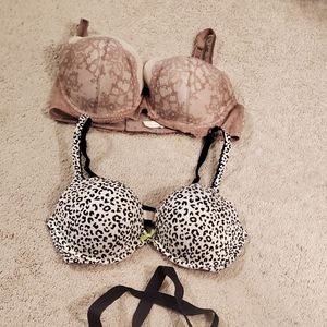 38D Victoria's Secret Bra Lot of 3 Sports Bra
